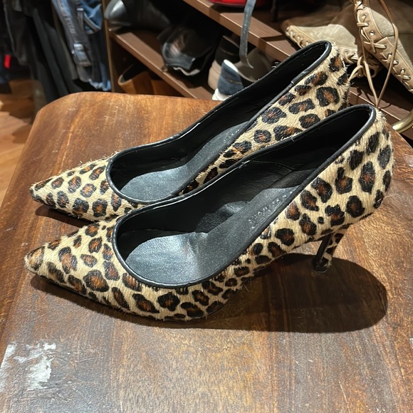 Leopard skin pumps - Picture 2 of 3